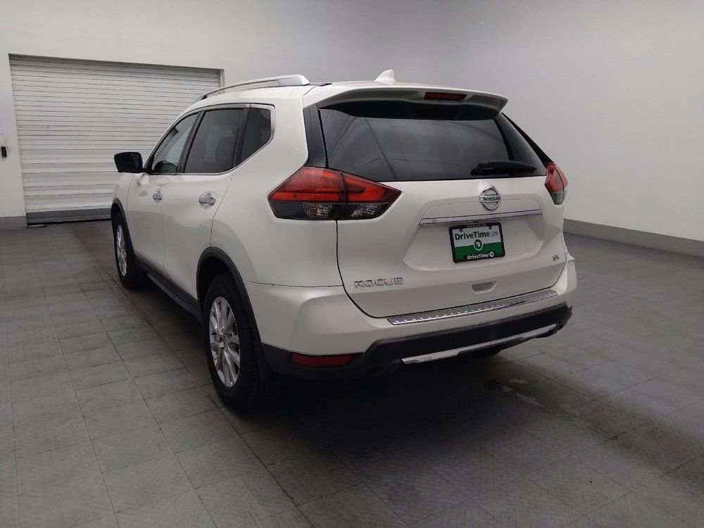 Used 2017 Nissan Rogue SV w/ SV Premium Package FWD image 5