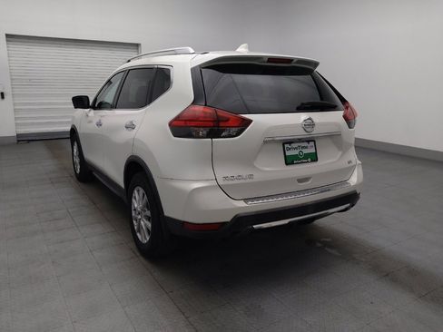 Used 2017 Nissan Rogue SV w/ SV Premium Package FWD image 5