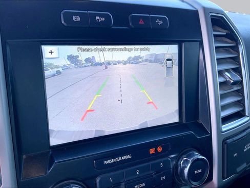 Used 2017 Ford F250 Lariat w/ Lariat Value Package AWD/4WD image 27