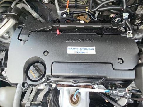 Used 2019 Honda CR-V LX image 7