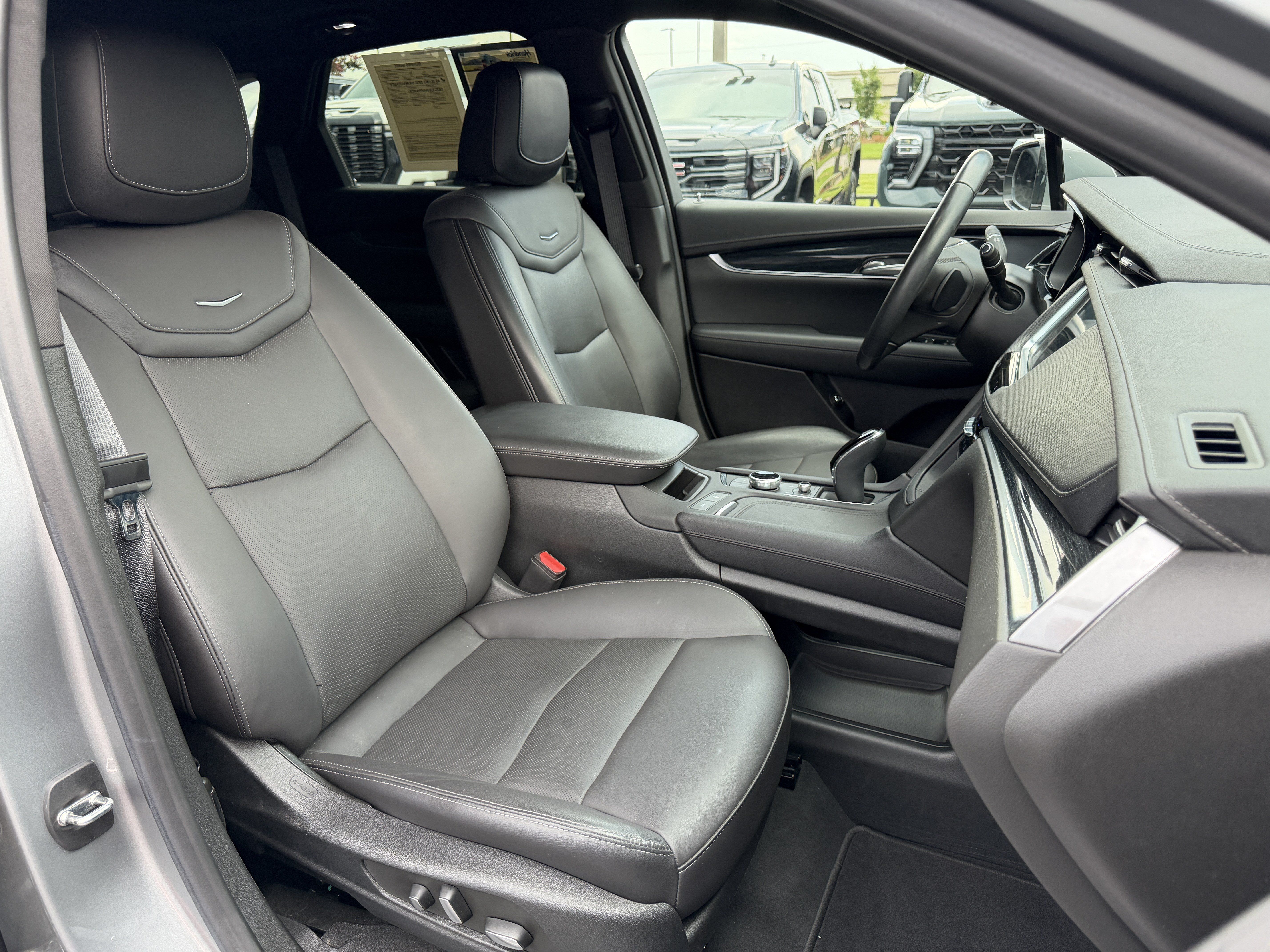 Used 2024 Cadillac XT5 Premium Luxury w/ Technology Package AWD/4WD image 34