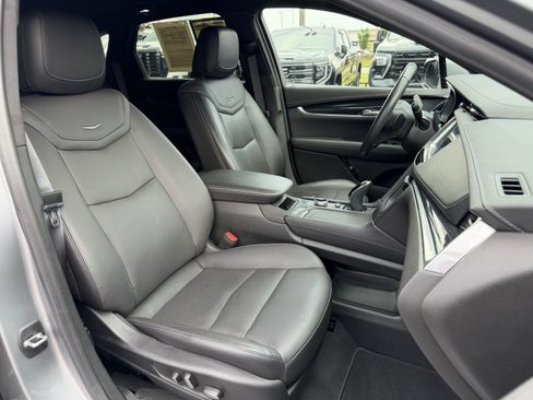 Used 2024 Cadillac XT5 Premium Luxury w/ Technology Package AWD/4WD image 34