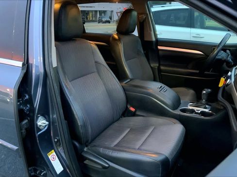 Used 2019 Toyota Highlander Plus image 8
