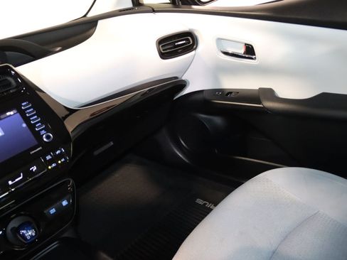 Used 2021 Toyota Prius LE FWD image 51