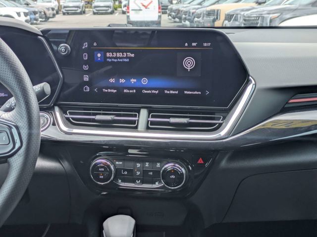Used 2025 Chevrolet Trax RS w/ Driver Confidence Package FWD image 18