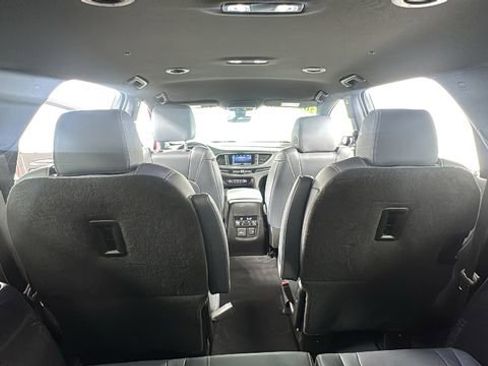 Used 2024 Buick Enclave Premium image 19