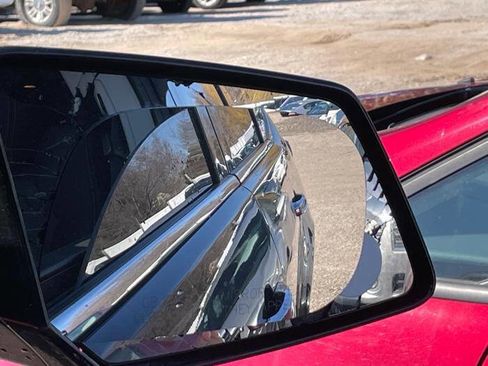 Used 2016 Chevrolet Traverse LT w/ Style and Technology Package image 46