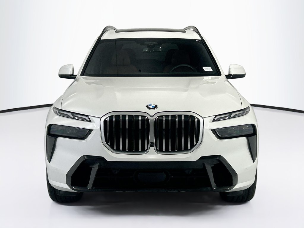Certified 2025 BMW X7 xDrive40i w/ M Sport Package AWD/4WD image 2