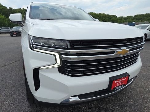 Used 2021 Chevrolet Suburban LT AWD/4WD image 11