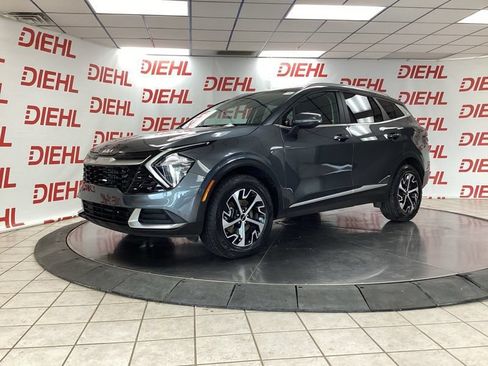 Certified 2023 Kia Sportage EX AWD/4WD image 3