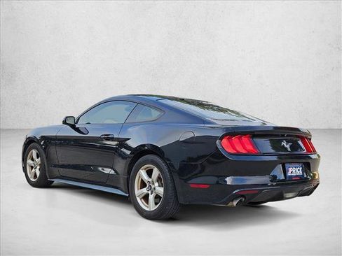 Used 2017 Ford Mustang Coupe RWD image 8