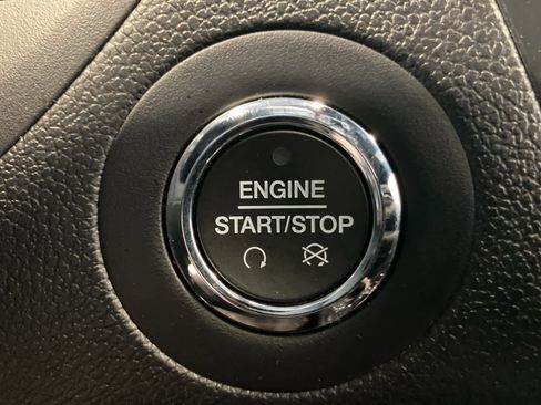 Used 2019 Ford Explorer XLT w/ Equipment Group 202A image 22