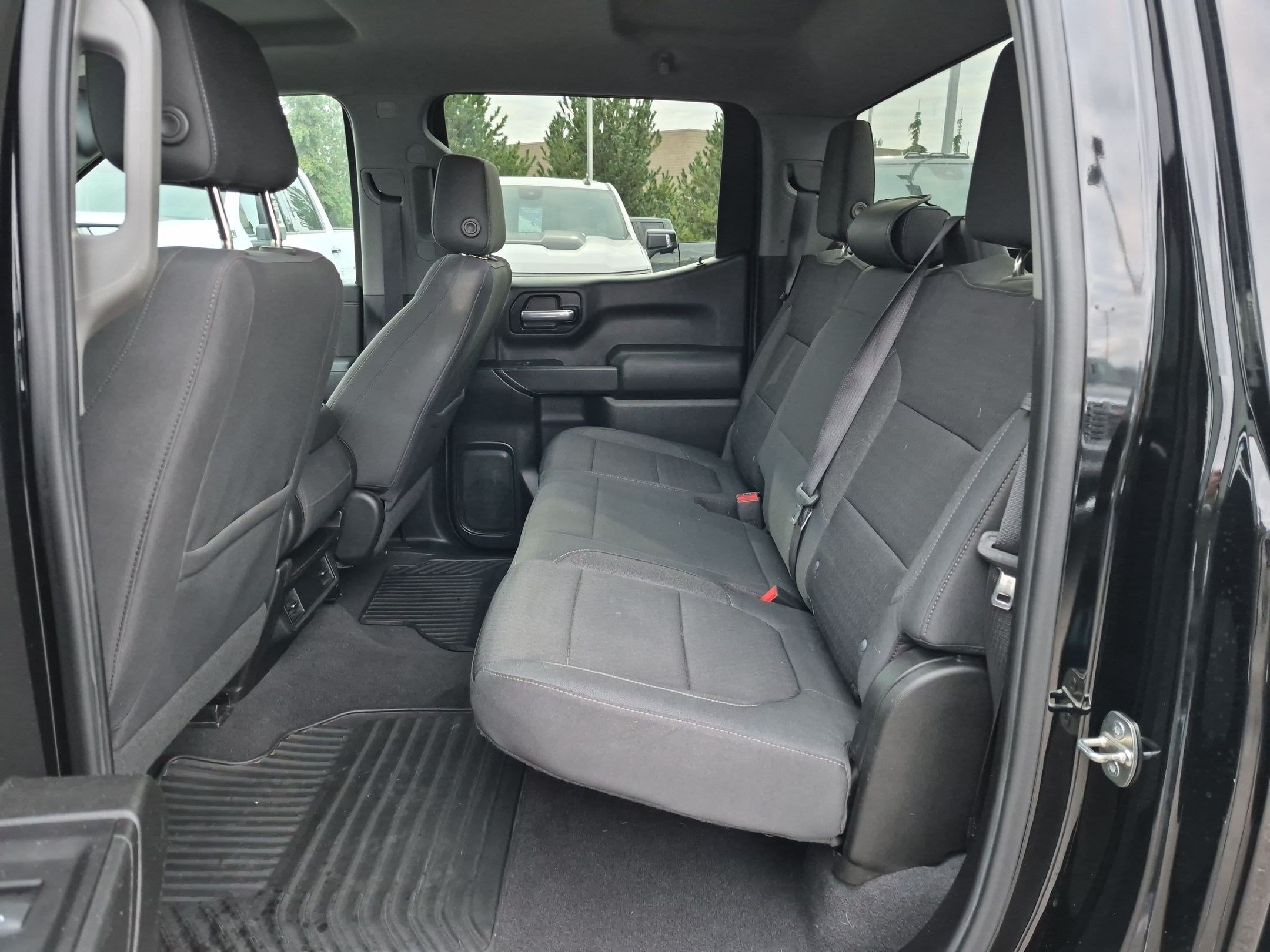 Used 2020 Chevrolet Silverado 1500 LT AWD/4WD image 25