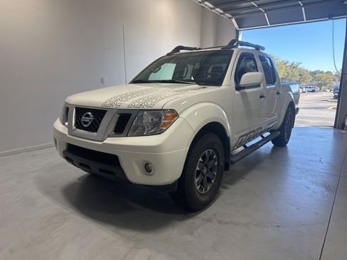 Used 2021 Nissan Frontier PRO-4X w/ Pro-4x Utility Package image 2