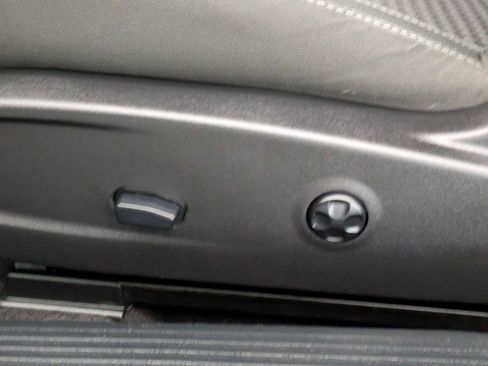 Used 2018 Dodge Challenger R/T image 18