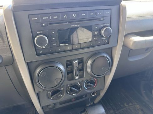 Used 2007 Jeep Wrangler Unlimited Sahara image 8