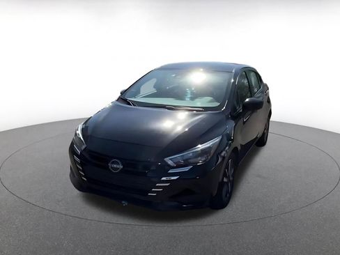 Used 2025 Nissan Versa SV image 7