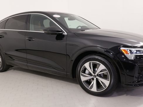 Used 2024 Audi Q8 e-tron Premium Plus w/ Premium Plus Package image 9