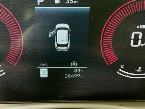 Used 2025 Hyundai Tucson SE image 16