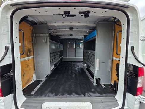 Used 2018 Nissan NV 3500 SL image 21