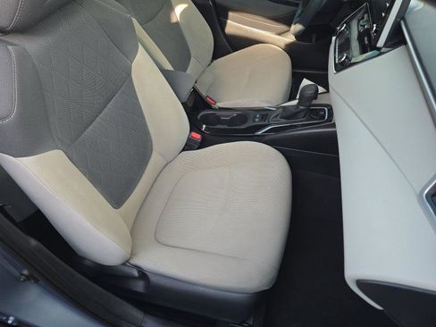 Used 2021 Toyota Corolla LE image 10