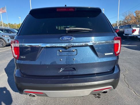 Used 2016 Ford Explorer XLT w/ Equipment Group 202A image 8