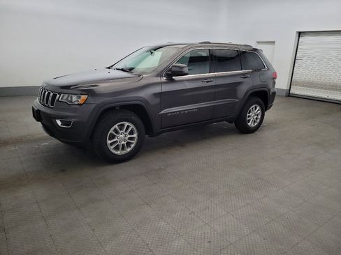 Used 2019 Jeep Grand Cherokee Laredo AWD/4WD image 2