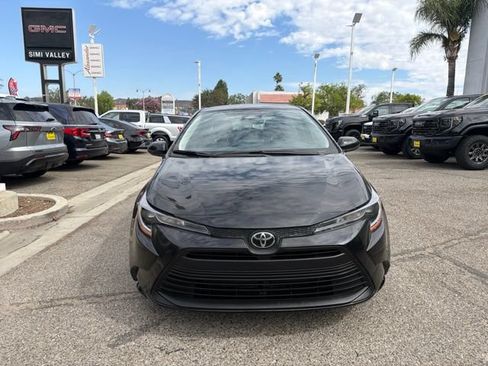 Used 2025 Toyota Corolla LE FWD image 4