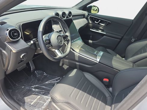 Used 2024 Mercedes-Benz GLC 300 4MATIC image 16