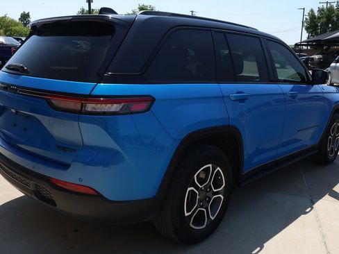 Used 2022 Jeep Grand Cherokee Trailhawk w/ Advanced Protech Group II AWD/4WD image 5