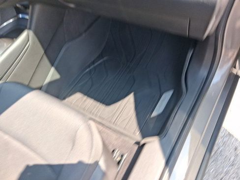 Used 2017 Chevrolet Malibu LT FWD image 26