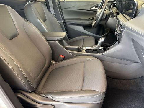 Used 2025 Buick Encore GX Preferred FWD image 35