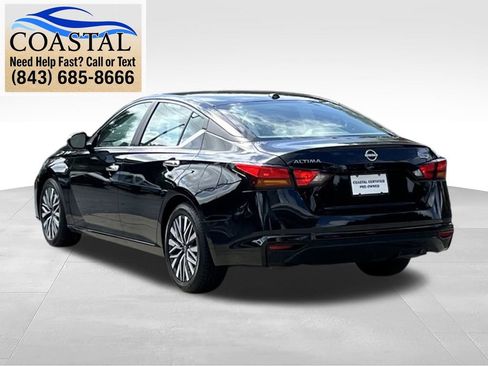 Used 2025 Nissan Altima 2.5 SV FWD image 12