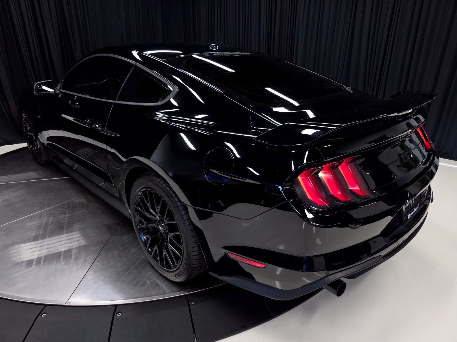 Used 2018 Ford Mustang GT Premium w/ GT Performance Package RWD image 52