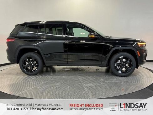 New 2025 Jeep Grand Cherokee Limited w/ Luxury Tech Group II image 3