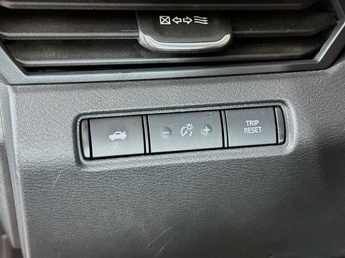 Used 2024 Nissan Altima 2.5 SV image 16