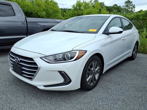 Used 2017 Hyundai Elantra SE w/ SE A/T Tech Package 03 FWD image 2