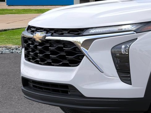 New 2026 Chevrolet Trax LS w/ LS Convenience Package FWD image 13