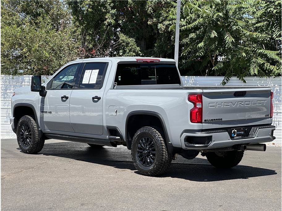 Used 2024 Chevrolet Silverado 3500 LTZ w/ LTZ Plus Package AWD/4WD image 3
