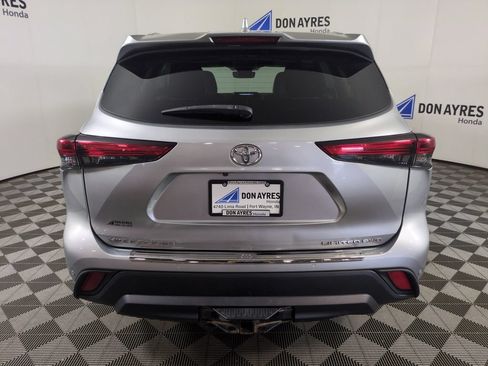 Used 2020 Toyota Highlander Limited AWD/4WD image 4