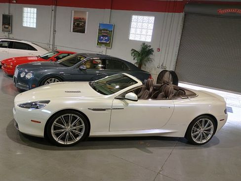 Used 2014 Aston Martin DB9 Volante RWD image 2