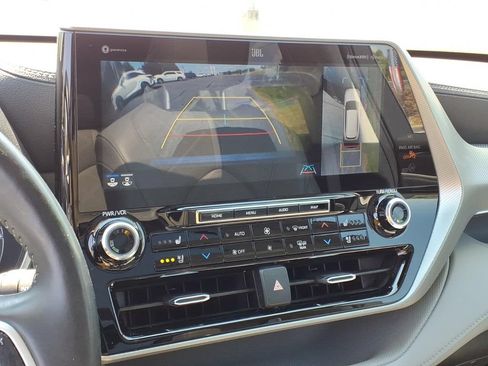 Used 2022 Toyota Highlander Platinum AWD/4WD image 13