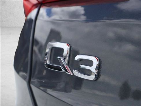 Used 2023 Audi Q3 2.0T Premium w/ Convenience Package AWD/4WD image 29