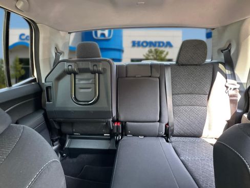 Used 2025 Honda Ridgeline Sport image 26