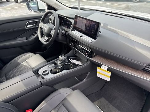 New 2026 Nissan Rogue Platinum AWD/4WD image 22