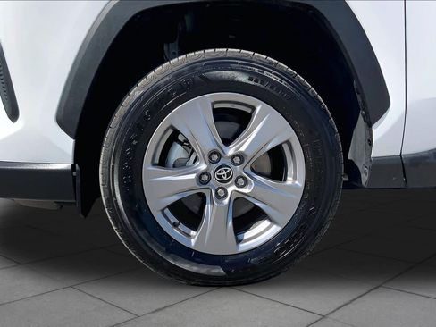 Used 2025 Toyota RAV4 XLE FWD image 11