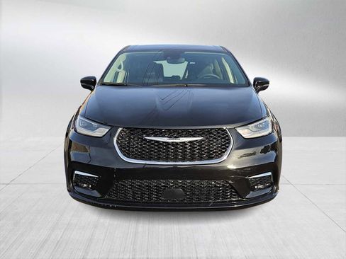 Used 2022 Chrysler Pacifica Touring-L image 3