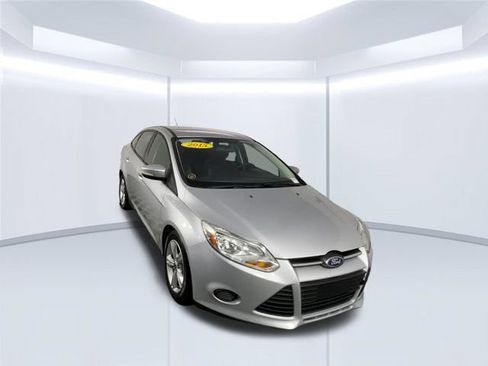 Used 2013 Ford Focus SE FWD image 3