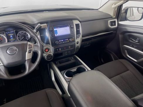 Used 2018 Nissan Titan SV w/ SV Convenience Package AWD/4WD image 24