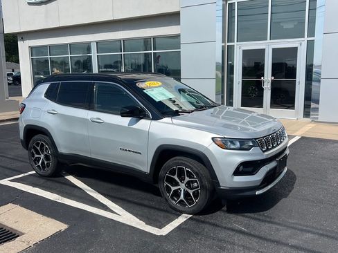 Used 2024 Jeep Compass Limited AWD/4WD image 7